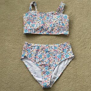 Skyline Swim Fashion Summer print bikini set in size large.